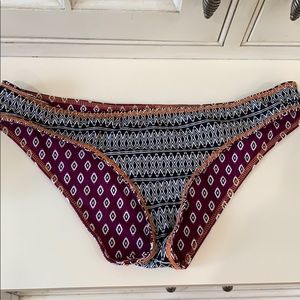 Reservible bikini bottom